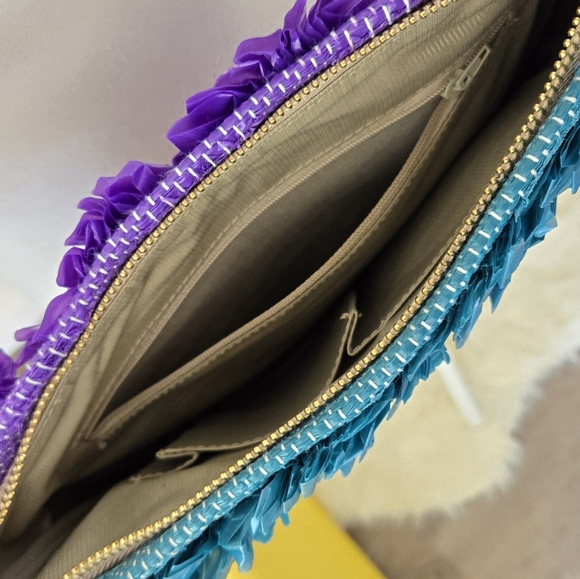 CUTE RECYCLED HANDMADE PURSE BY REFORM STUDIO & IDEOLOGY 💜💙 - Picture 10 of 15